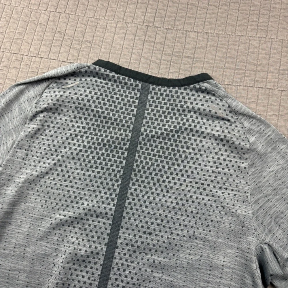 Nike Running Dri-FIT ADV Mens Medium Grey TechKnit Training Shirt Active Gym